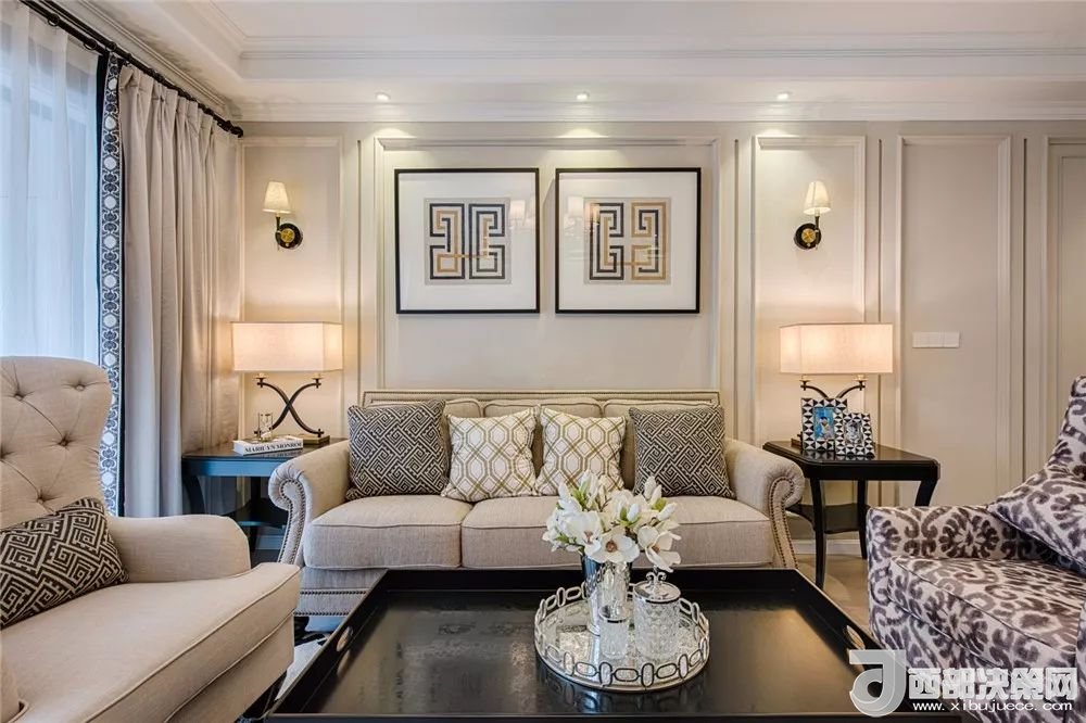 沙發(fā)背景墻選對(duì)裝飾畫，才能美了整個(gè)客廳空間！