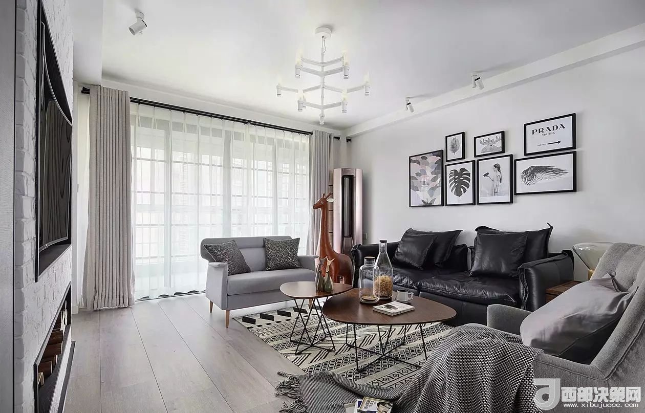 沙發(fā)背景墻選對(duì)裝飾畫，才能美了整個(gè)客廳空間！