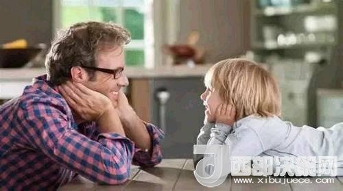 “你長(zhǎng)大之后會(huì)變得非常忙，所以我希望你能在小時(shí)候停下來(lái)低頭聞聞花香，然后把花瓣和葉子放進(jìn)你的小竹筐，在我們的客廳和院子里瘋跑。”