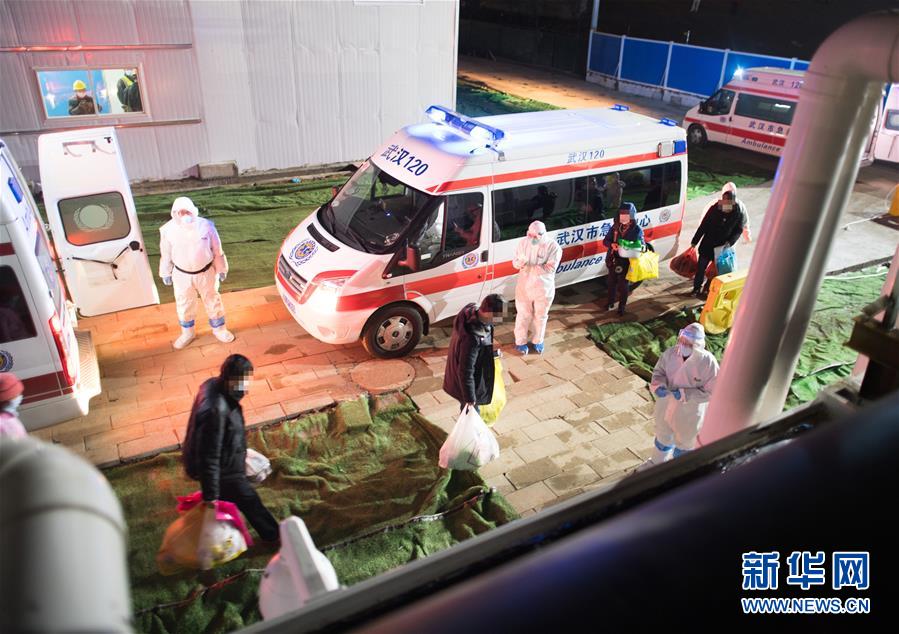 （聚焦疫情防控·圖文互動(dòng)）（11）分秒必爭(zhēng)！一切為了治病救人——中國(guó)抗疫生命至上的生動(dòng)實(shí)踐