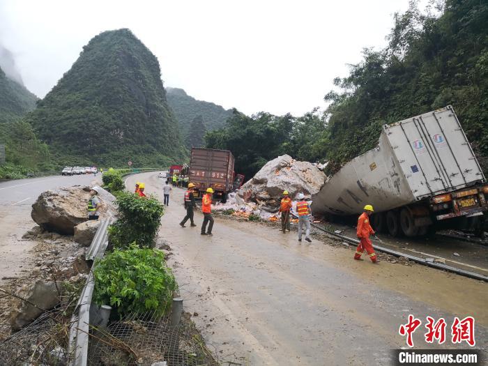 事故現(xiàn)場(chǎng)?！↑S鵬 攝