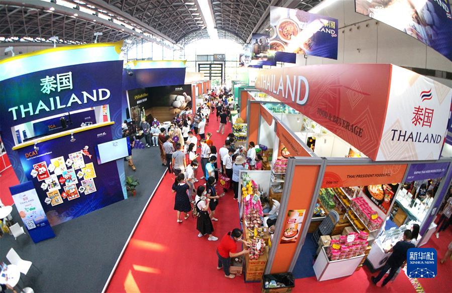 (新華全媒頭條·圖文互動(dòng))(3)共創(chuàng)更加繁榮美好的地區(qū)和世界——習(xí)近平主席在中國-東盟建立對(duì)話關(guān)系30周年紀(jì)念峰會(huì)上的重要講話解讀