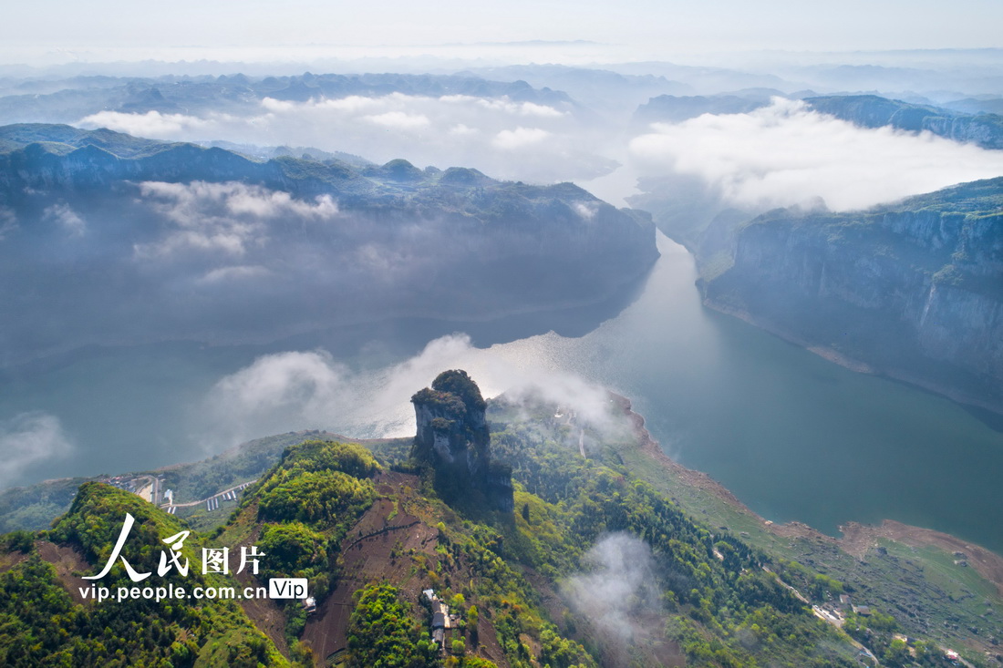 2022年4月3日拍攝的貴州省黔西市新仁苗族鄉(xiāng)境內(nèi)的烏江一級(jí)支流六沖河。