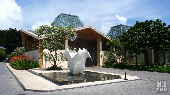 △中美元首舉行會(huì)晤的會(huì)議樓。(總臺(tái)央視記者劉琦拍攝)