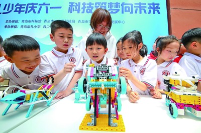 激勵(lì)創(chuàng)新，樹立“強(qiáng)國有我”鴻鵠志